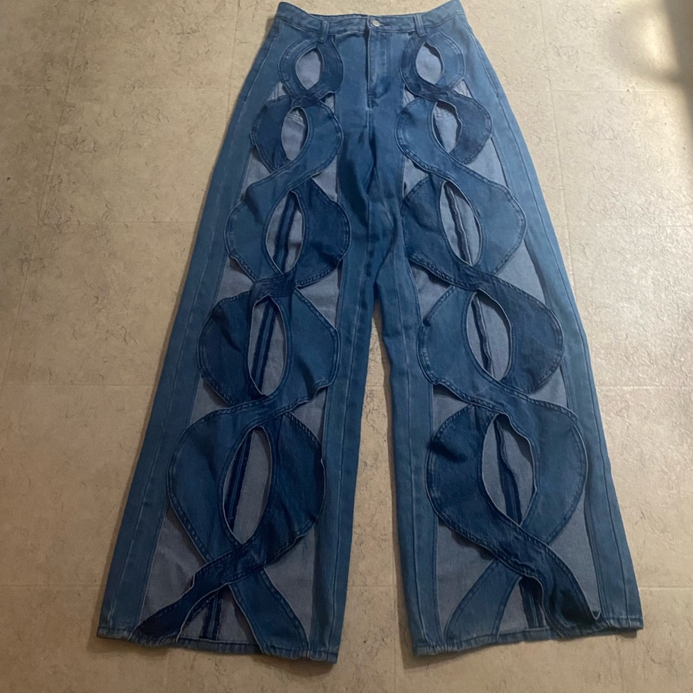 Wide leg, high waisted, cut out jeans, baggy style, streetwear statement piece